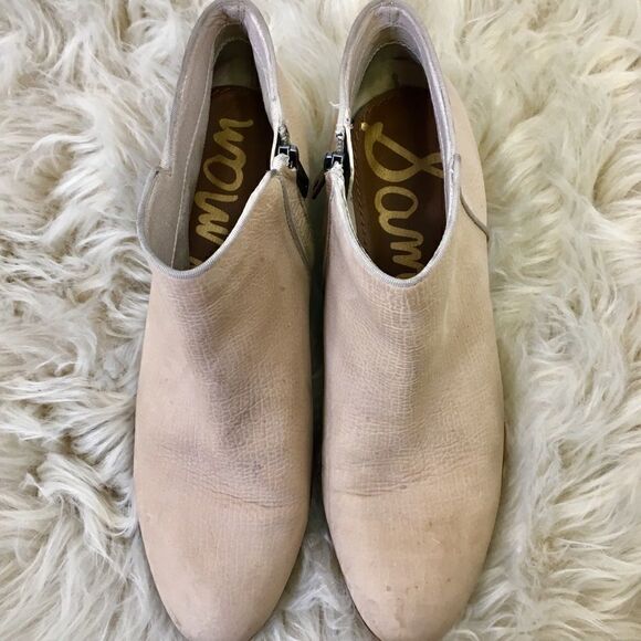 Sam Edelman “Petty” Ivory Suede Booties. 10 - Picture 2 of 6